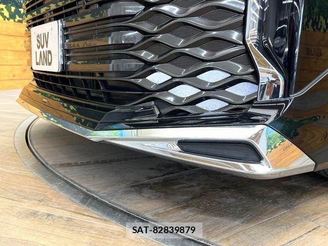 Toyota VOXY HYBRID 2024-09 6915260-4