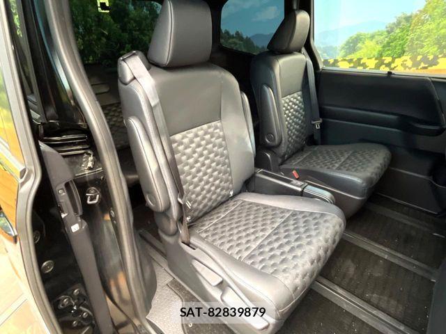 Toyota VOXY HYBRID 2024-09 6915260-8