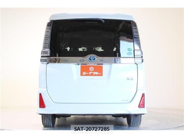 Toyota VOXY HYBRID 2018-02 6915315-10