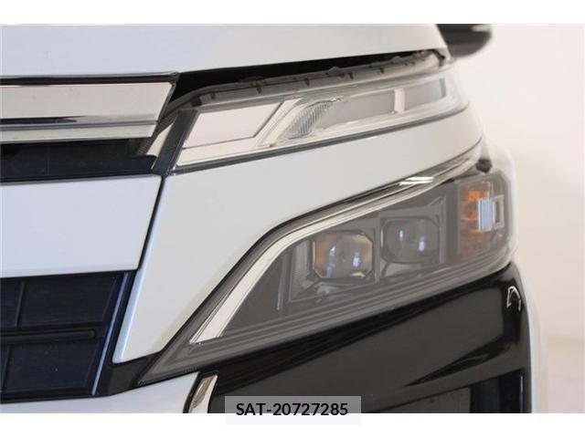 Toyota VOXY HYBRID 2018-02 6915315-14