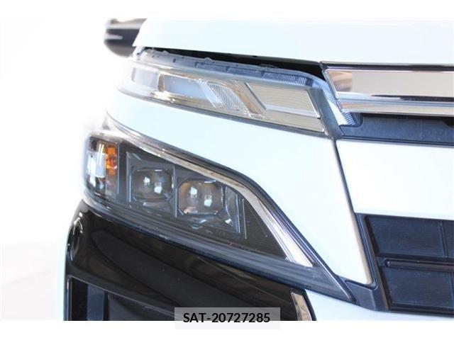 Toyota VOXY HYBRID 2018-02 6915315-16
