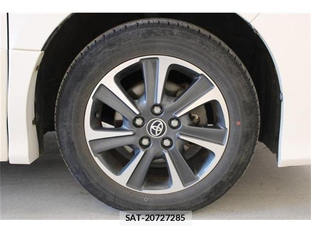 Toyota VOXY HYBRID 2018-02 6915315-21
