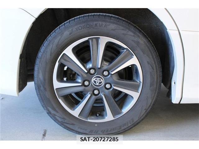 Toyota VOXY HYBRID 2018-02 6915315-22