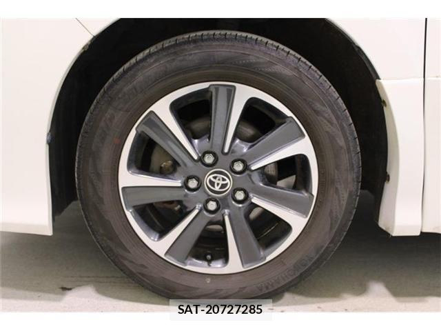 Toyota VOXY HYBRID 2018-02 6915315-24