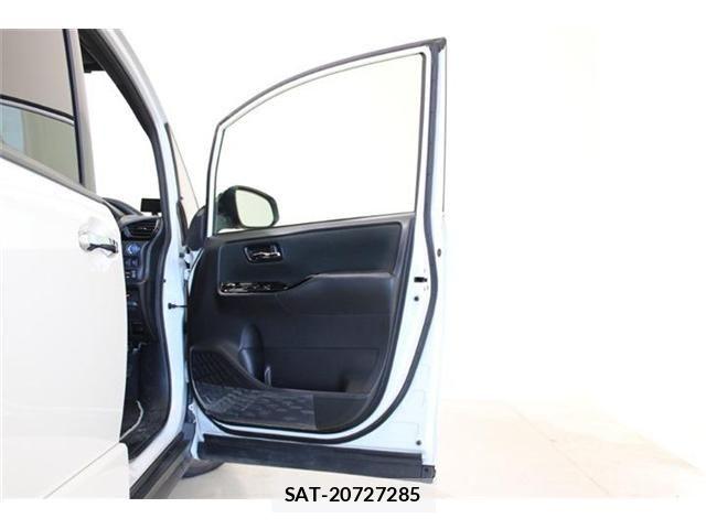 Toyota VOXY HYBRID 2018-02 6915315-28