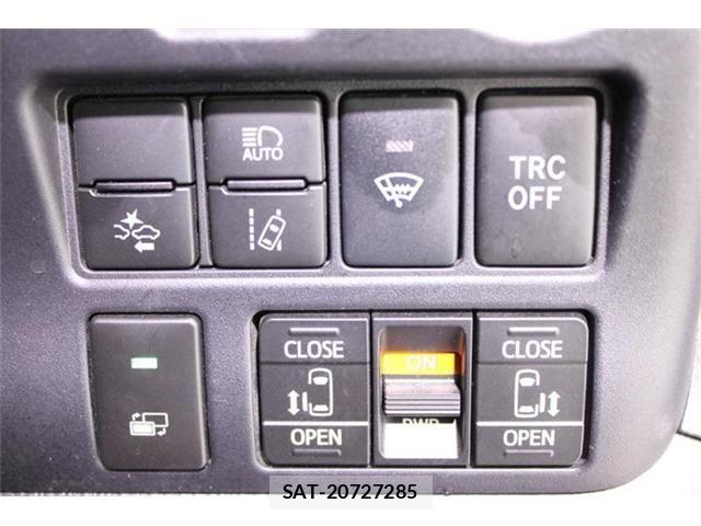 Toyota VOXY HYBRID 2018-02 6915315-3
