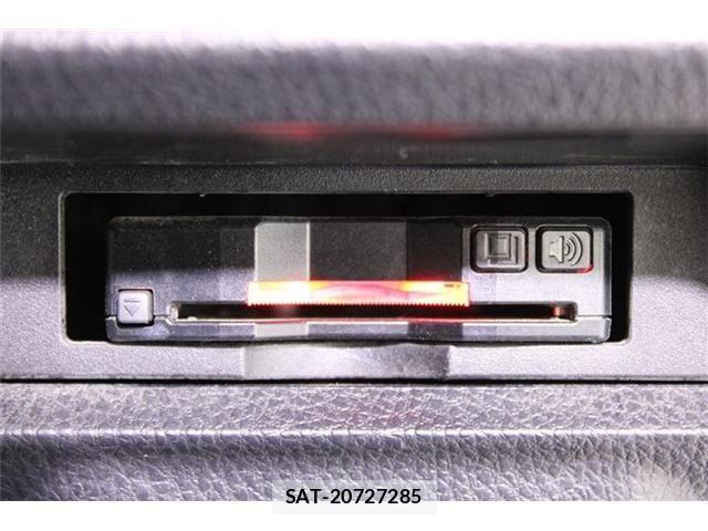 Toyota VOXY HYBRID 2018-02 6915315-4