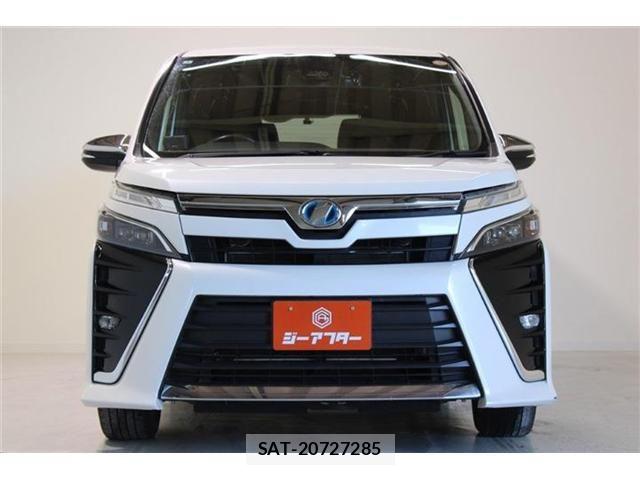 Toyota VOXY HYBRID 2018-02 6915315-6