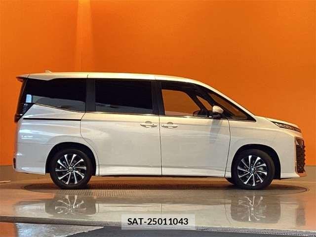 Toyota VOXY HYBRID 2025-09 6915258-11
