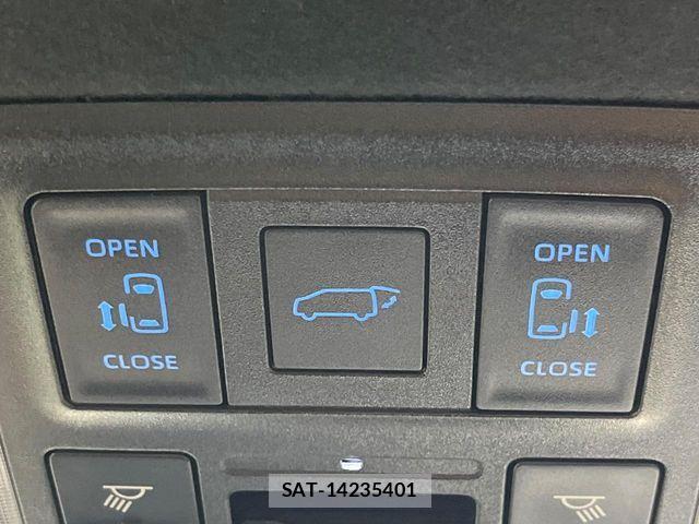 Toyota VOXY HYBRID 2022-06 6999121-5