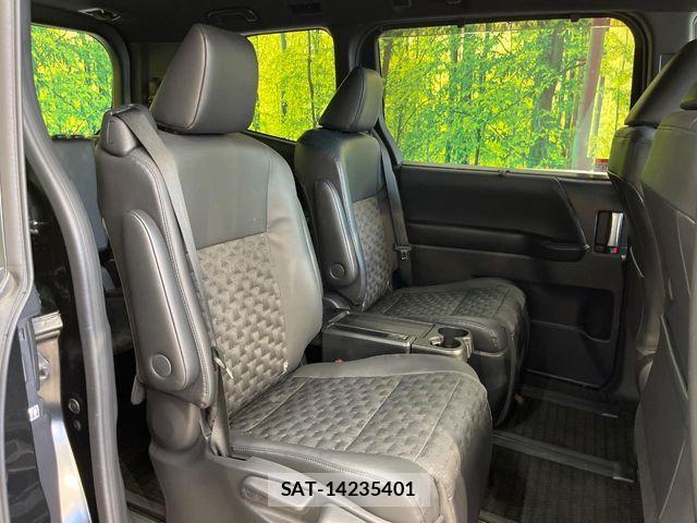 Toyota VOXY HYBRID 2022-06 6999121-8