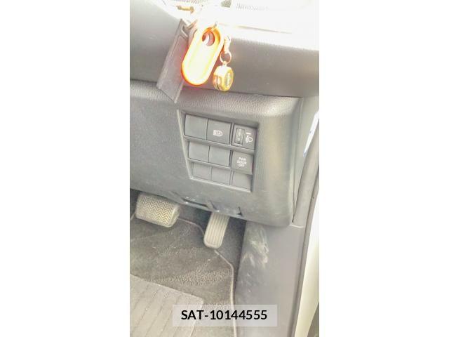 Toyota VOXY HYBRID 2023-08 6999138-12