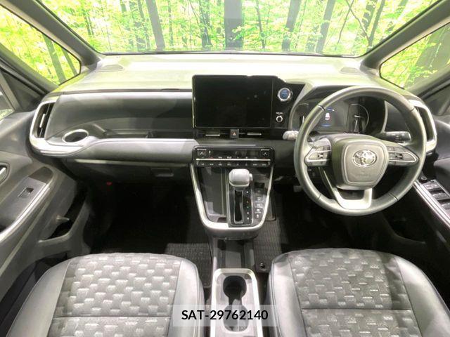 Toyota VOXY HYBRID 2023-07 6999129-1