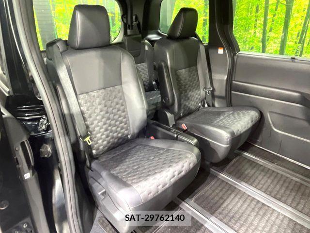 Toyota VOXY HYBRID 2023-07 6999129-8