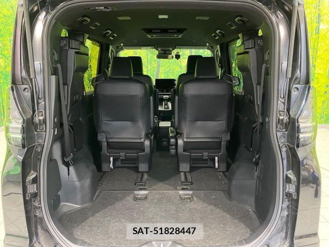 Toyota VOXY HYBRID 2023-08 6999131-10