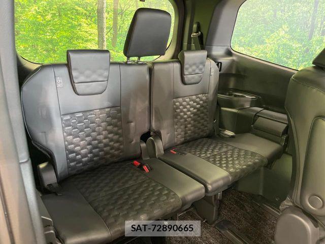 Toyota VOXY HYBRID 2023-02 6999125-9