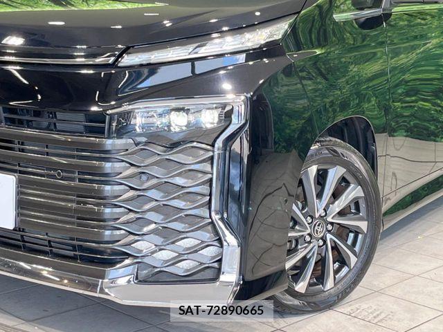 Toyota VOXY HYBRID 2023-02 6999125-12