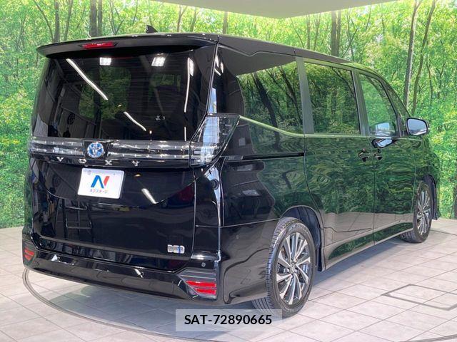 Toyota VOXY HYBRID 2023-02 6999125-17
