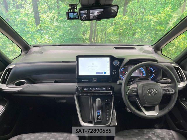 Toyota VOXY HYBRID 2023-02 6999125-1