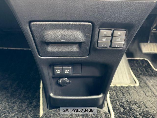 Toyota VOXY HYBRID 2020-02 6999141-12