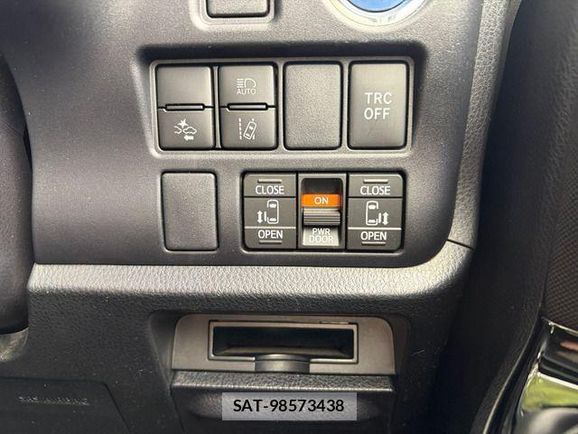 Toyota VOXY HYBRID 2020-02 6999141-13