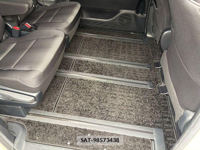 Toyota VOXY HYBRID 2020-02 6999141-16