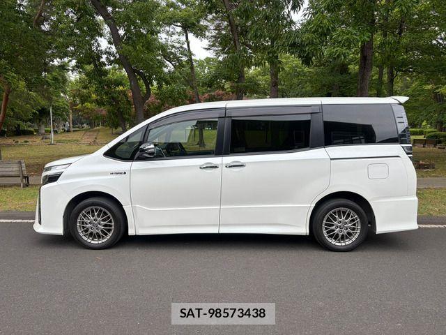 Toyota VOXY HYBRID 2020-02 6999141-7