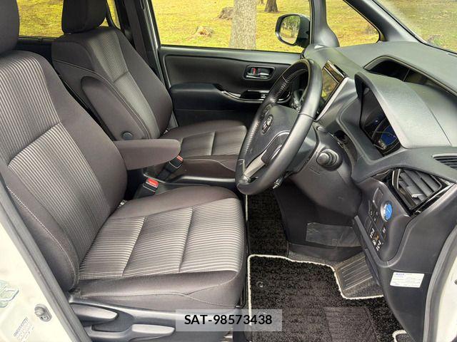 Toyota VOXY HYBRID 2020-02 6999141-8