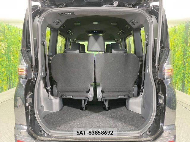 Toyota VOXY HYBRID 2023-12 6999124-10