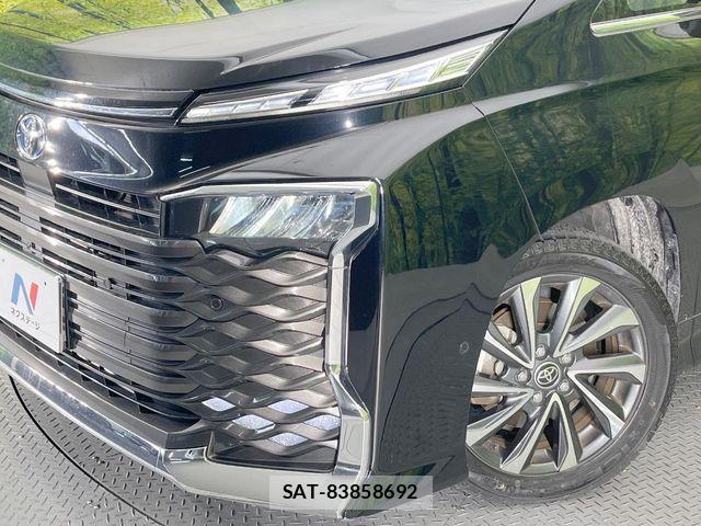 Toyota VOXY HYBRID 2023-12 6999124-12