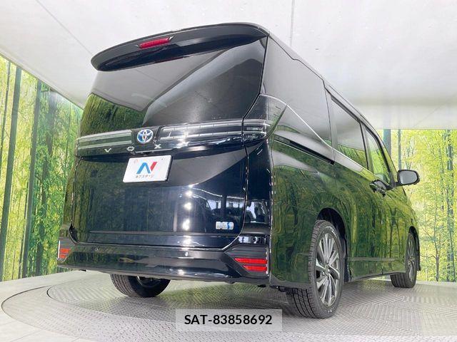 Toyota VOXY HYBRID 2023-12 6999124-17