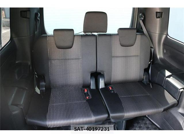 Toyota VOXY HYBRID 2017-10 6999144-16
