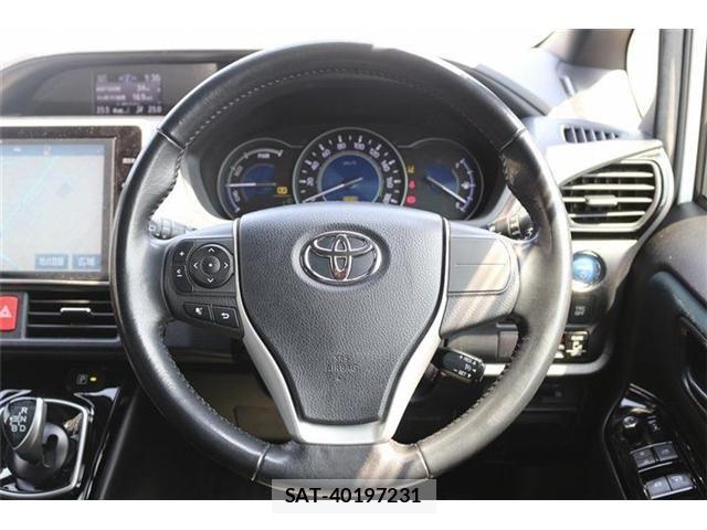 Toyota VOXY HYBRID 2017-10 6999144-19