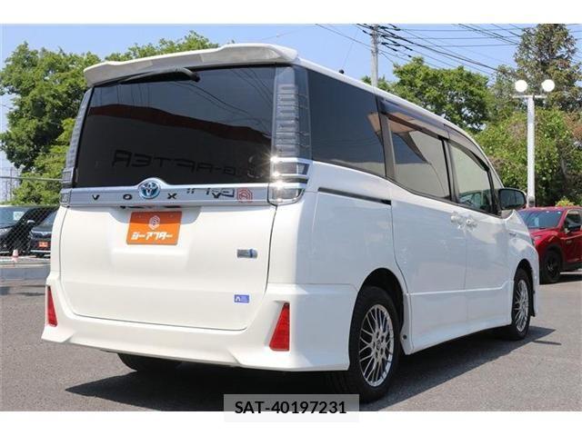 Toyota VOXY HYBRID 2017-10 6999144-22