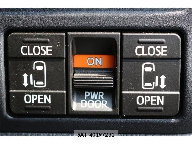 Toyota VOXY HYBRID 2017-10 6999144-6