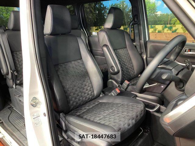 Toyota VOXY HYBRID 2025-10 6999130-7