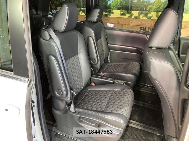 Toyota VOXY HYBRID 2025-10 6999130-8