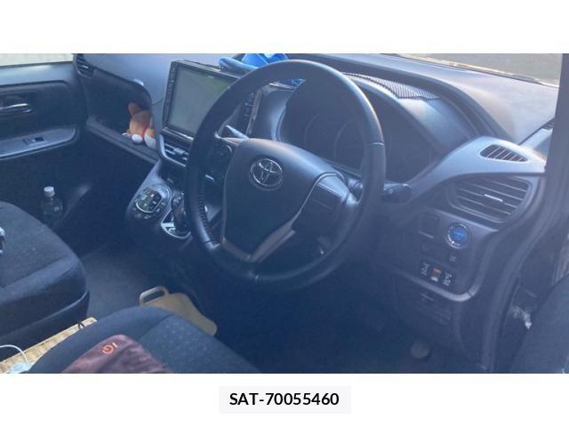 Toyota VOXY HYBRID 2014-06 6999149-10