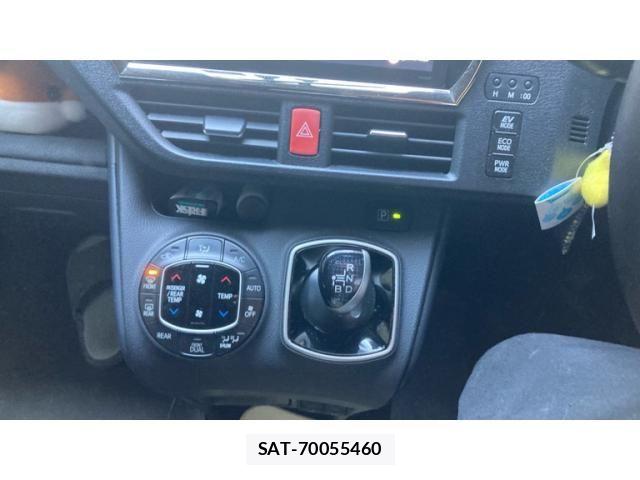 Toyota VOXY HYBRID 2014-06 6999149-18