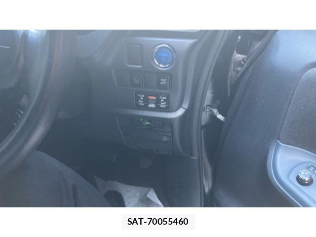 Toyota VOXY HYBRID 2014-06 6999149-22