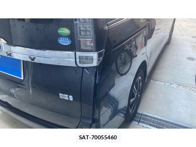 Toyota VOXY HYBRID 2014-06 6999149-2