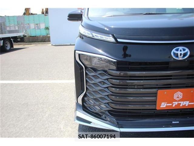 Toyota VOXY HYBRID 2025-04 6999132-14