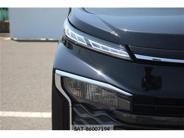 Toyota VOXY HYBRID 2025-04 6999132-15