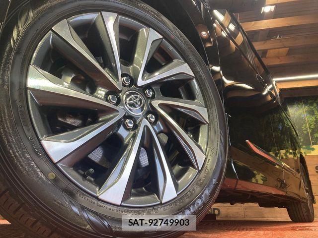 Toyota VOXY HYBRID 2023-09 6999122-12