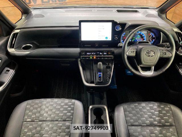Toyota VOXY HYBRID 2023-09 6999122-1