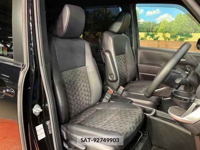 Toyota VOXY HYBRID 2023-09 6999122-6