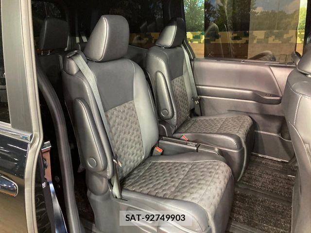 Toyota VOXY HYBRID 2023-09 6999122-7