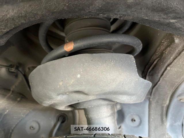 Toyota VOXY HYBRID 2022-09 6999135-19