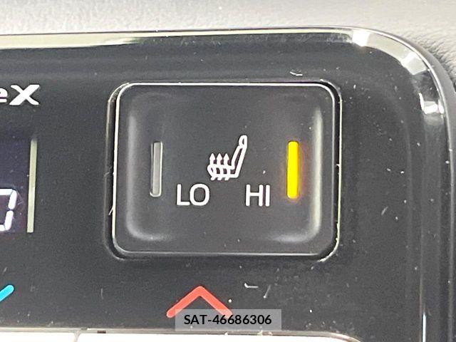 Toyota VOXY HYBRID 2022-09 6999135-6
