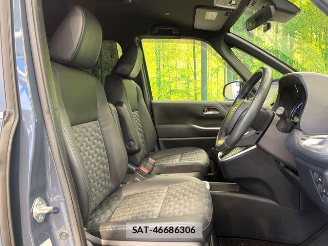 Toyota VOXY HYBRID 2022-09 6999135-7
